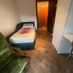 Апартаменты Comfortable And Sunny 4 Minutes Skiing Facilities