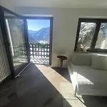 Comfortable And Sunny 4 Minutes Skiing Facilities *