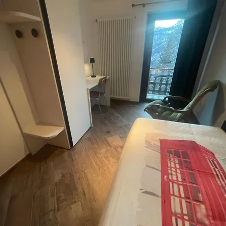 Comfortable And Sunny 4 Minutes Skiing Facilities