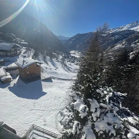 Comfortable And Sunny 4 Minutes Skiing Facilities 公寓